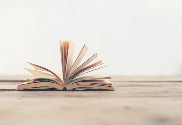 哪些养生知识适合在秋季发给顾客？